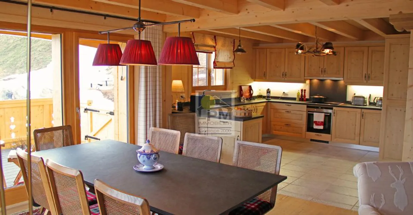 Family chalet with exceptional location near the cable cars - Photo 11 of 13