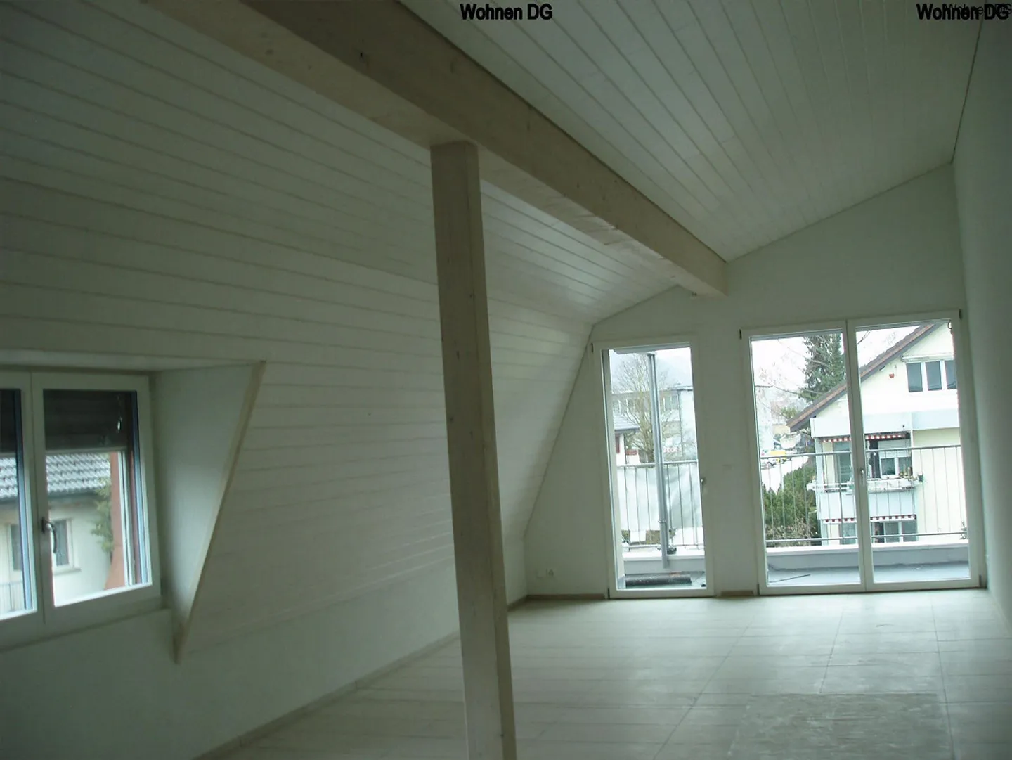 Appartement en attique avec borne de recharge à Ettingen, emplacement central - Photo 2 sur 6