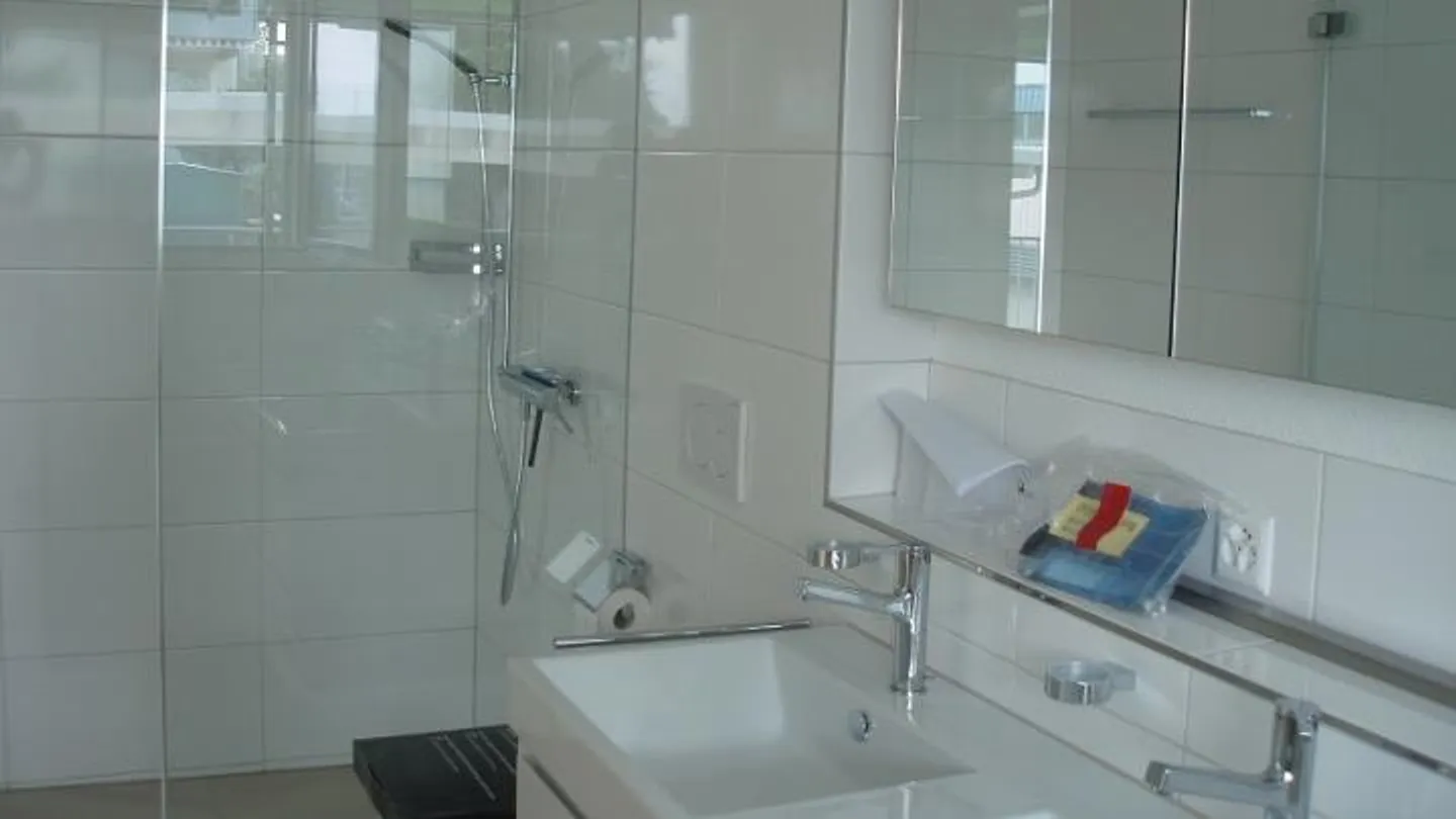 Appartement en attique avec borne de recharge à Ettingen, emplacement central - Photo 5 sur 6