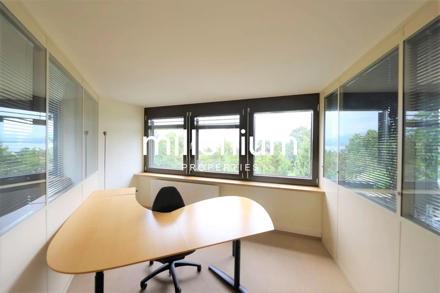 Modernes Büro am See - Foto 7 von 7