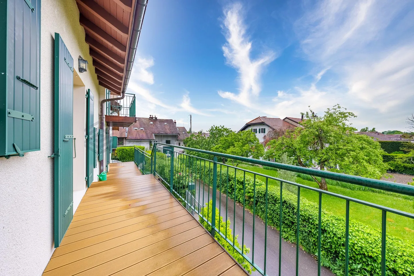 Esclusività! Grande casa di villaggio - Foto 2 di 13