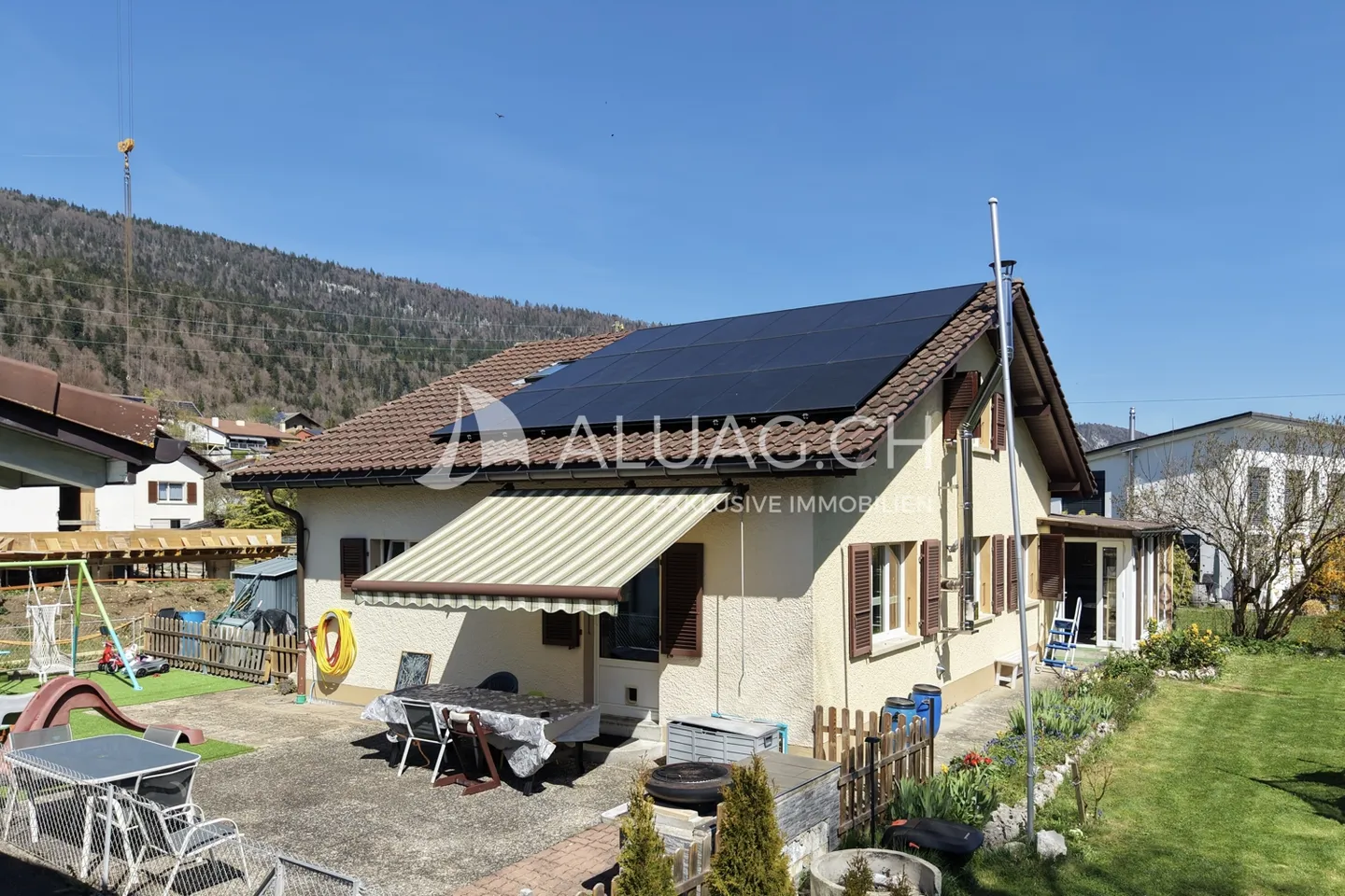 Maison familiale rénovée avec jardin - Photo 1 sur 14