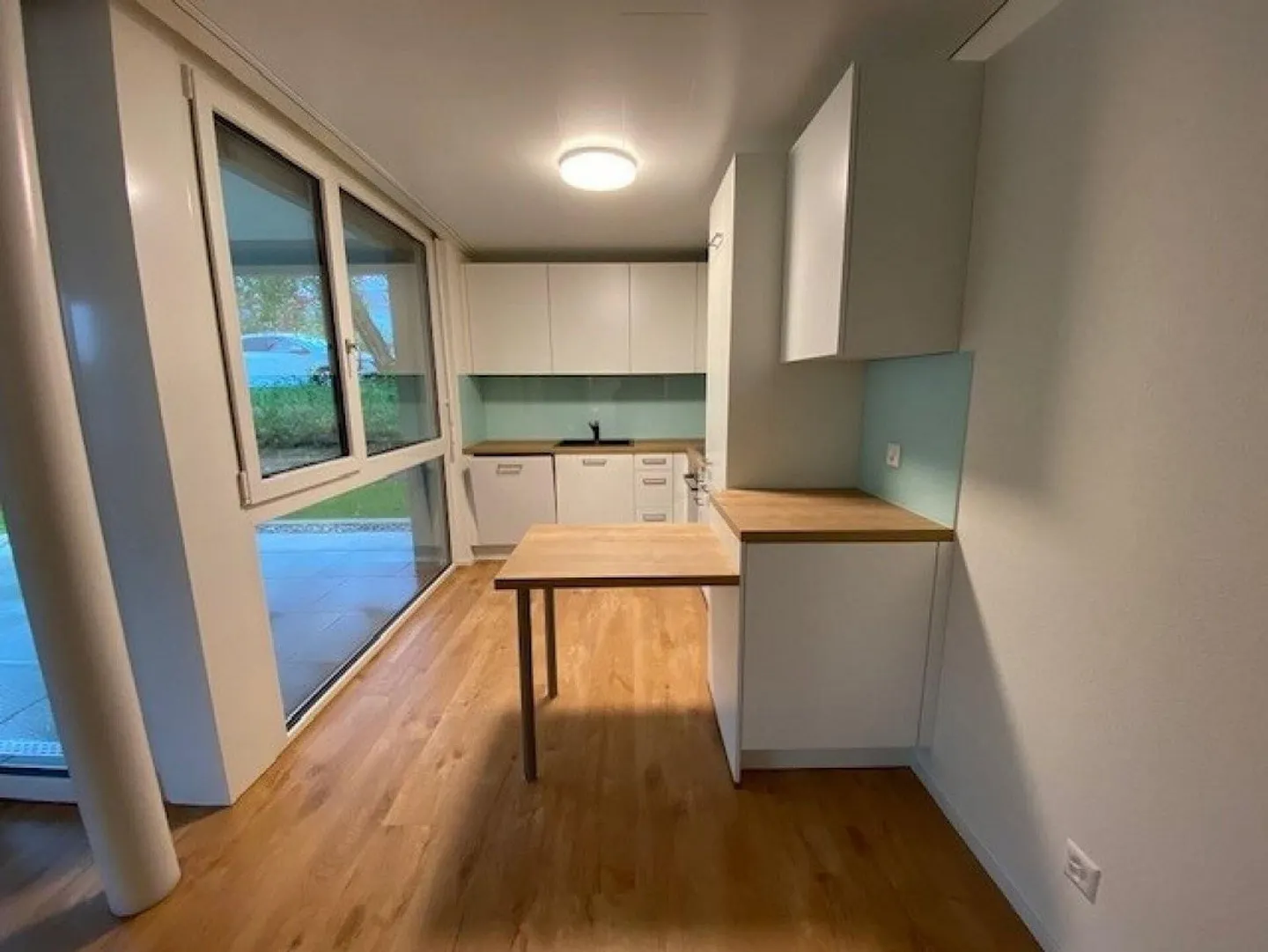 2.5 ROOM APARTMENT IN A QUIET LOCATION - Photo 6 of 13
