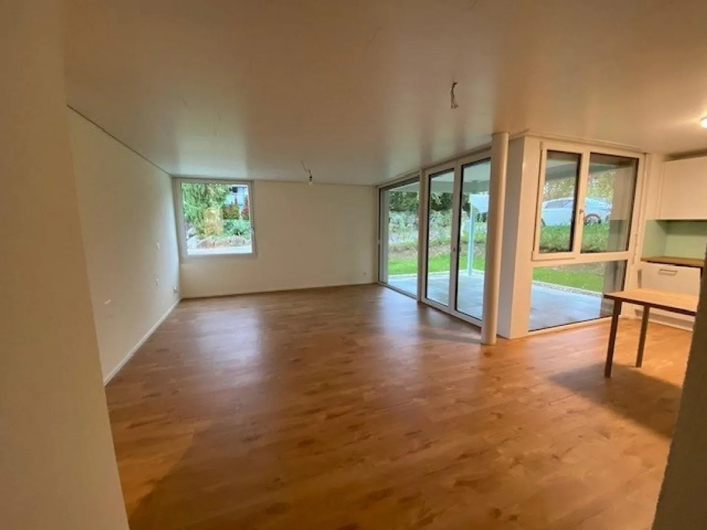 2.5 ROOM APARTMENT IN A QUIET LOCATION - Photo 7 of 13