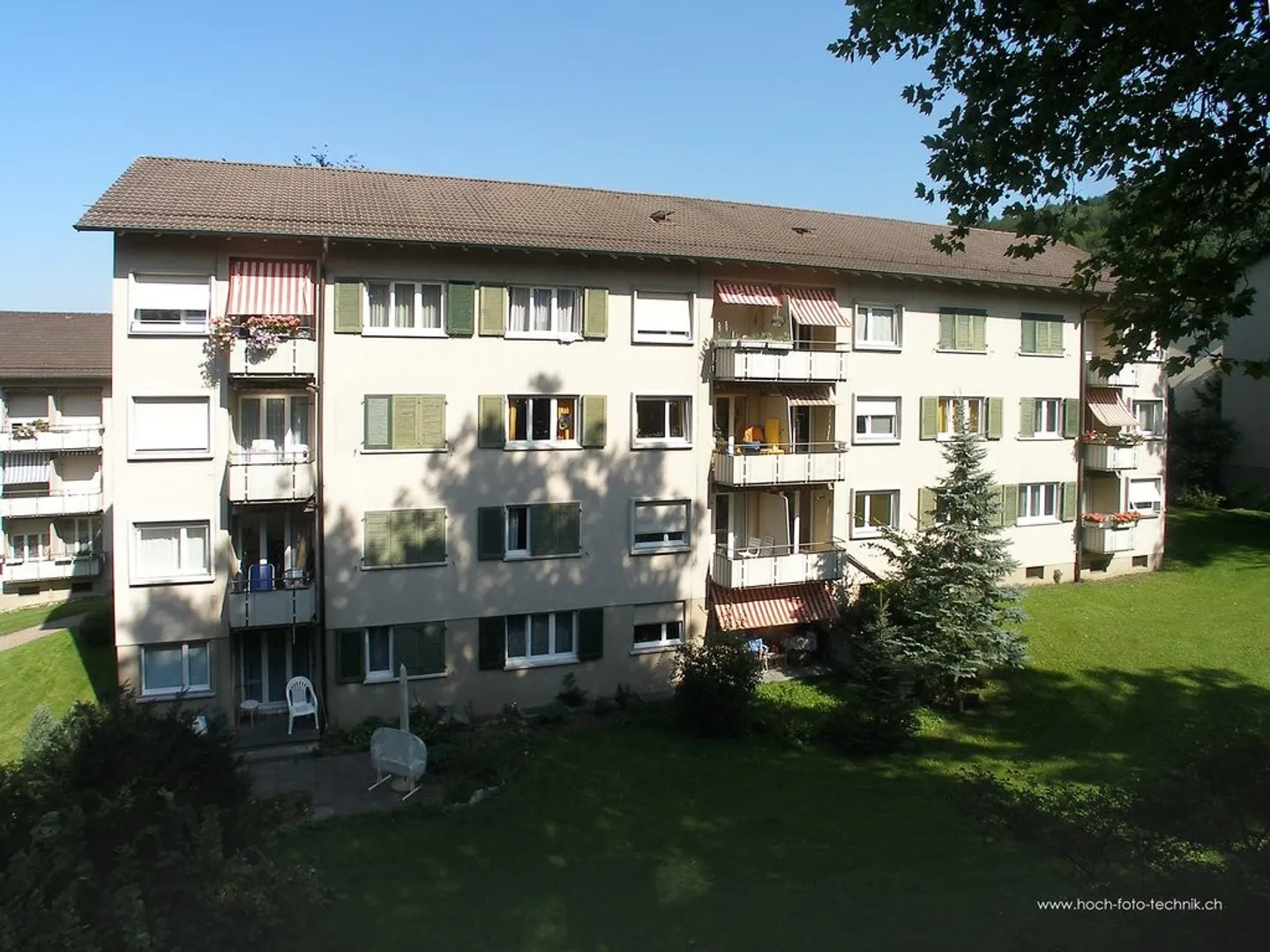 Offrez-vous et à votre voiture une place de parking ! - Photo 2 sur 2