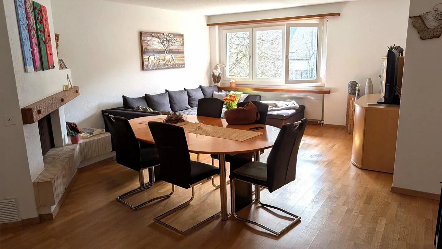 Charming large apartment with a view and centrally located - Photo 4 of 20