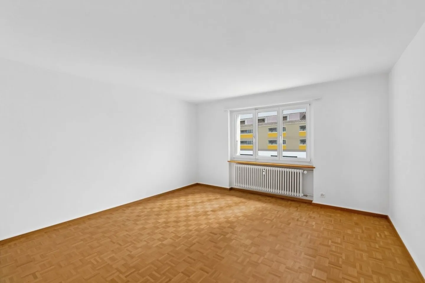 Freshly renovated 3-room apartment in a quiet property - Photo 8 of 11