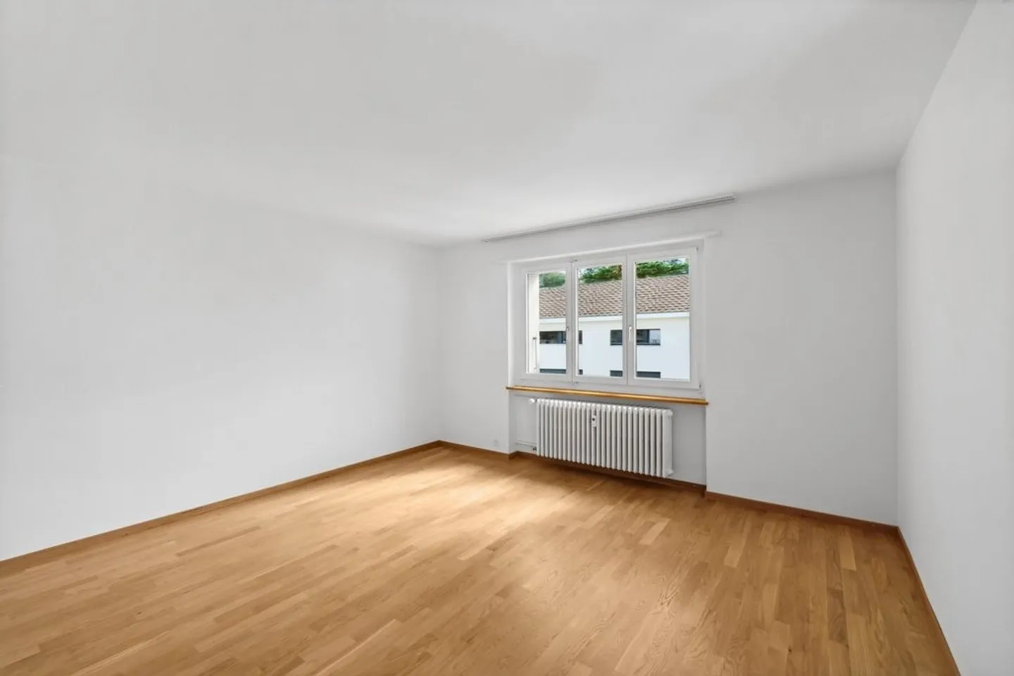Freshly renovated 3-room apartment in a quiet property - Photo 9 of 11
