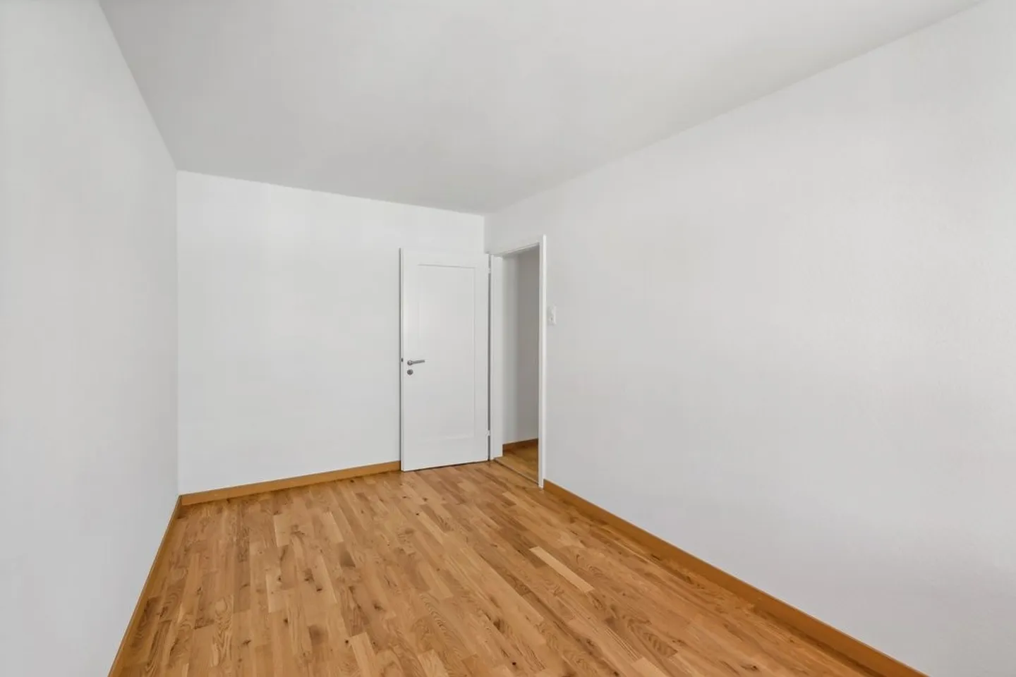 Freshly renovated 3-room apartment in a quiet property - Photo 10 of 11