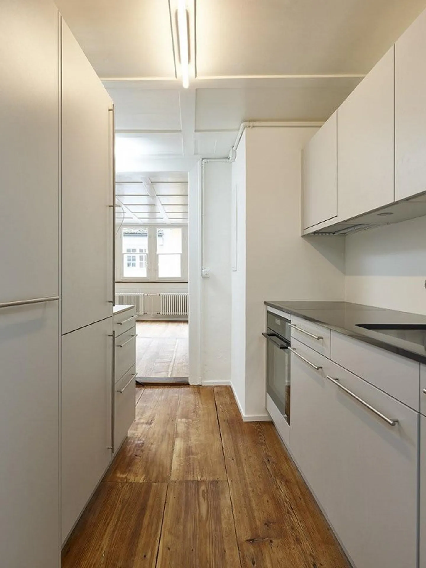 Charming Historic Apartment - Photo 5 of 11