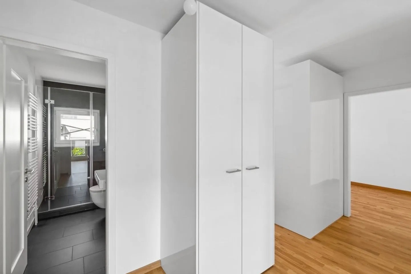 Freshly renovated 3-room apartment in a quiet property - Photo 3 of 11