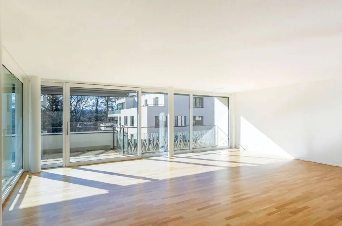 Modern apartment with free parking space - limited until 31.03.2027 - Photo 3 of 10