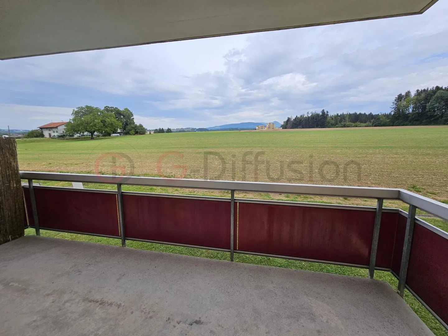 Magnifique appartement de 2.5 pièces rénové  - Photo 2 sur 7