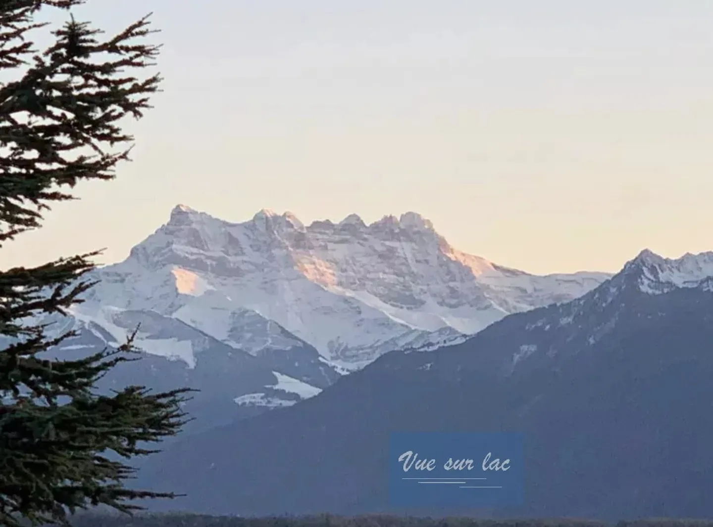 Superbo appartamento arredato in riva al lago, nel centro di Montreux - Foto 13 di 13