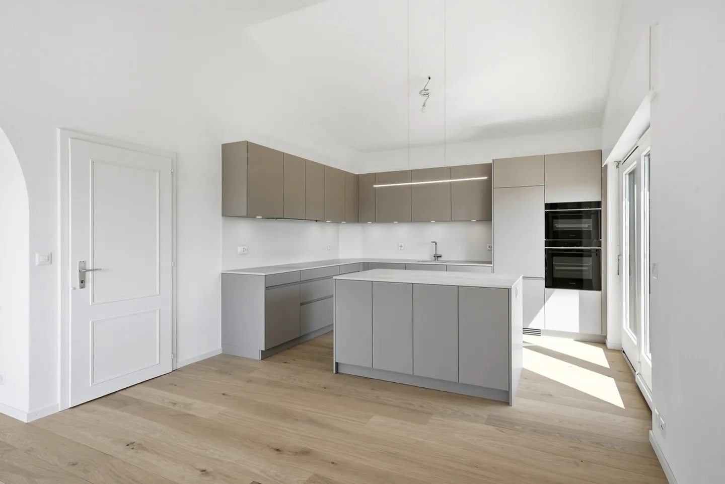 Appartement Luxueux à St-Sulpice - Photo 5 sur 13