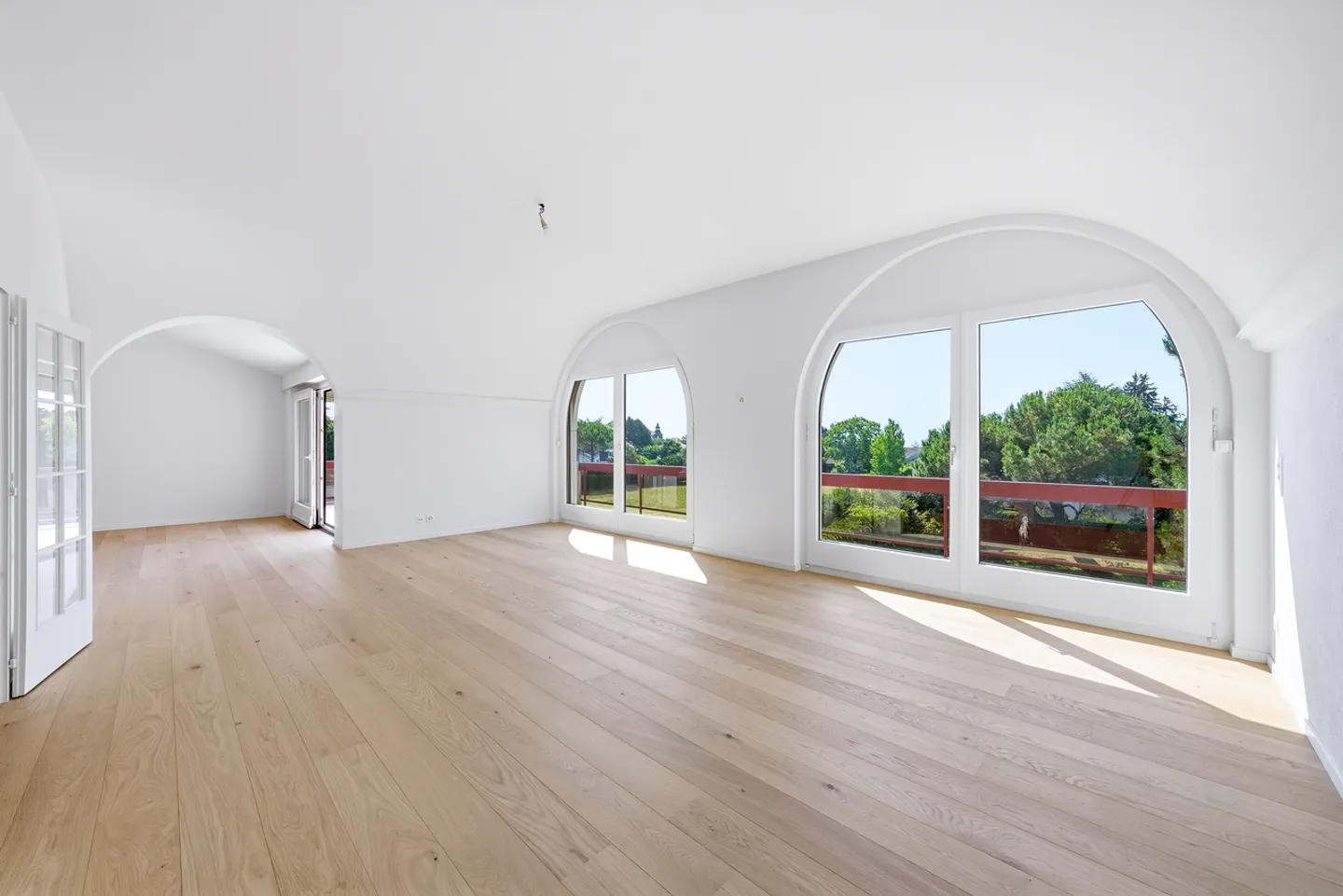 Appartement Luxueux à St-Sulpice - Photo 3 sur 13