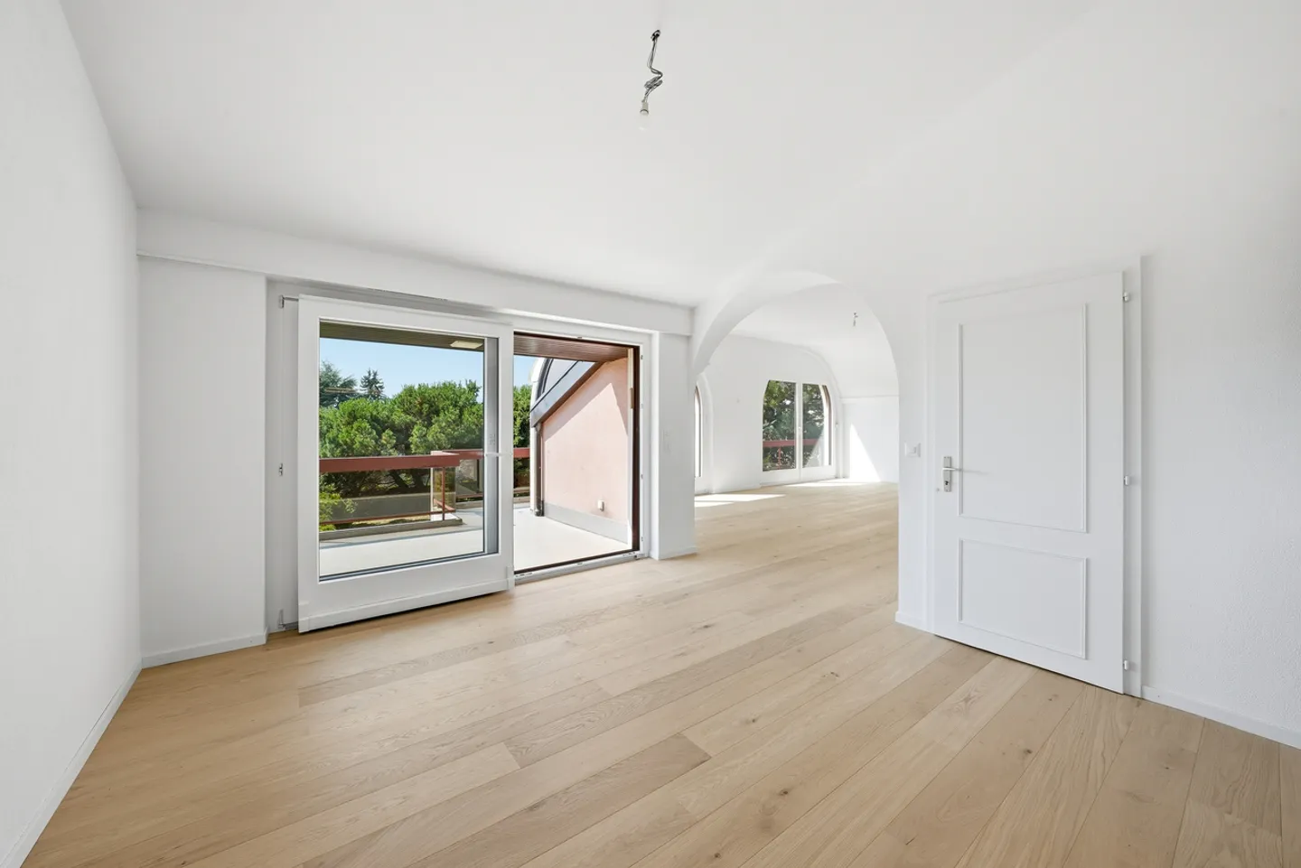 Appartement Luxueux à St-Sulpice - Photo 9 sur 13