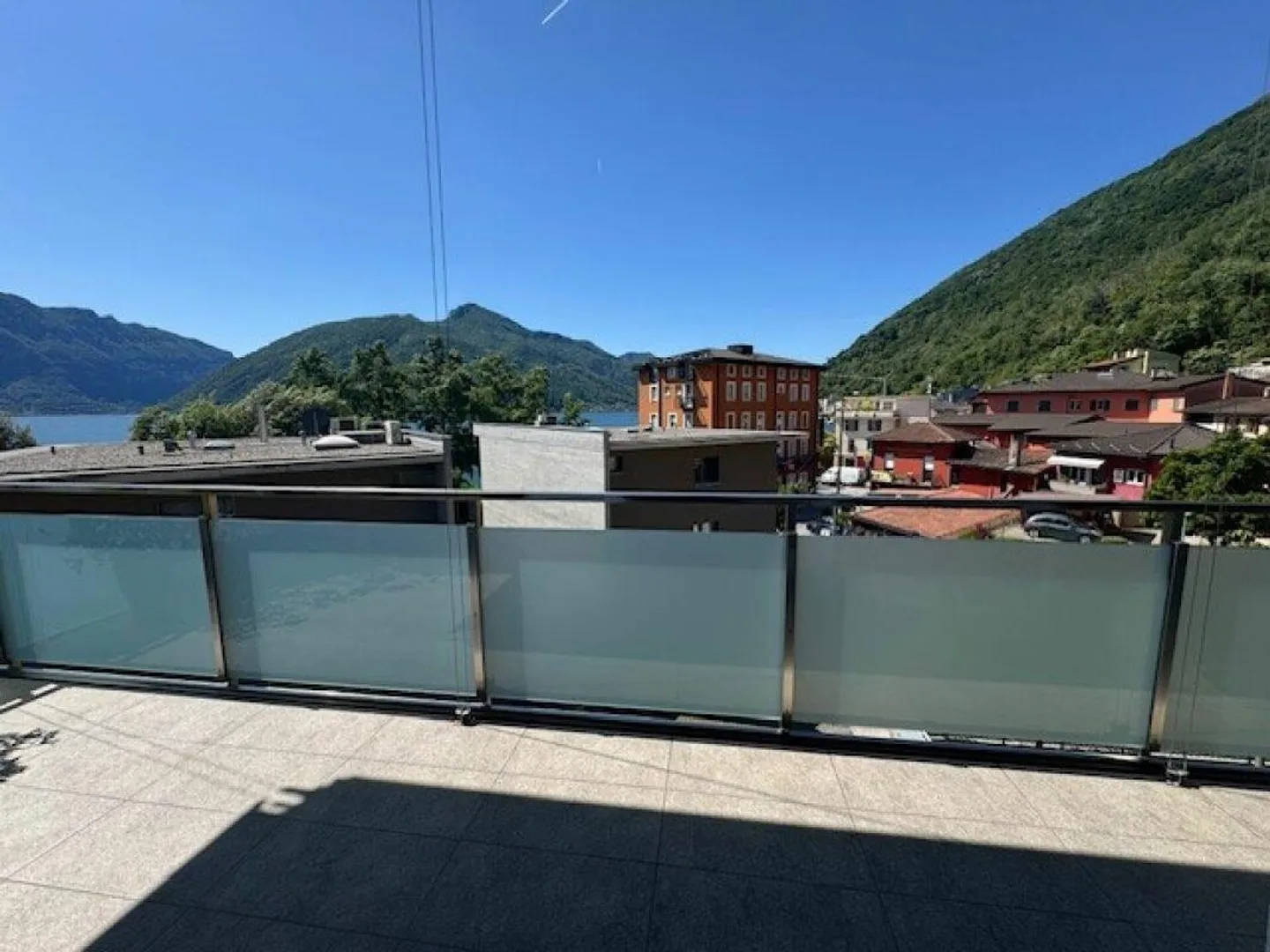 Melide - Splendido 4.5 locali ultimo piano con vista lago e nucleo - Foto 2 di 15