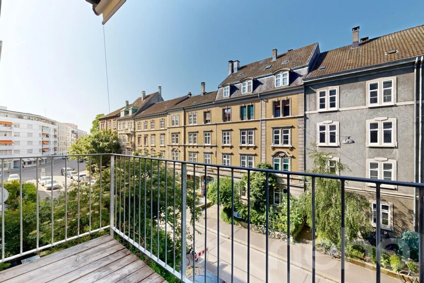 Stylisches Loft mit zwei Balkonen - Foto 3 von 12