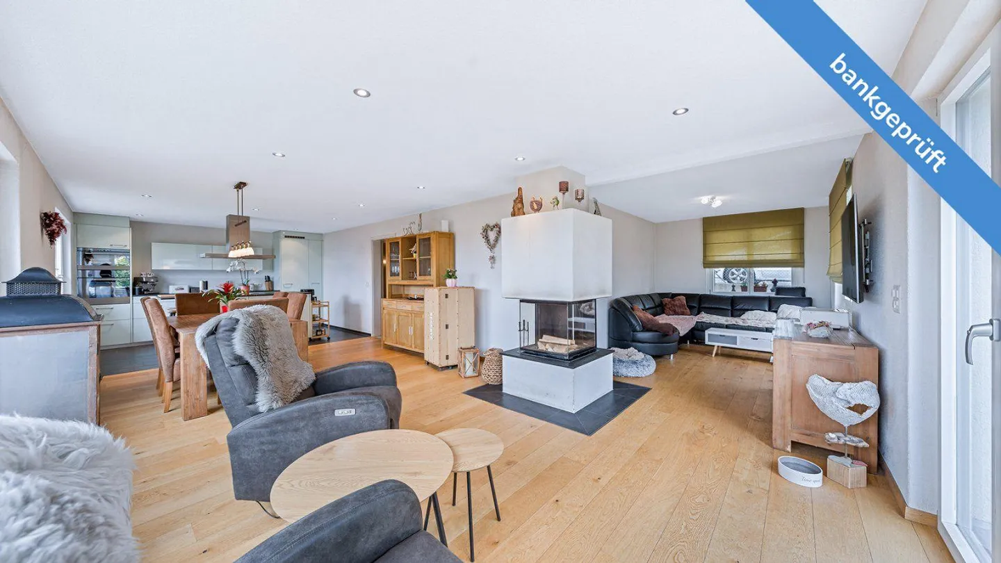 Stilvolles Zuhause mit Alpenblick - Foto 2 von 13