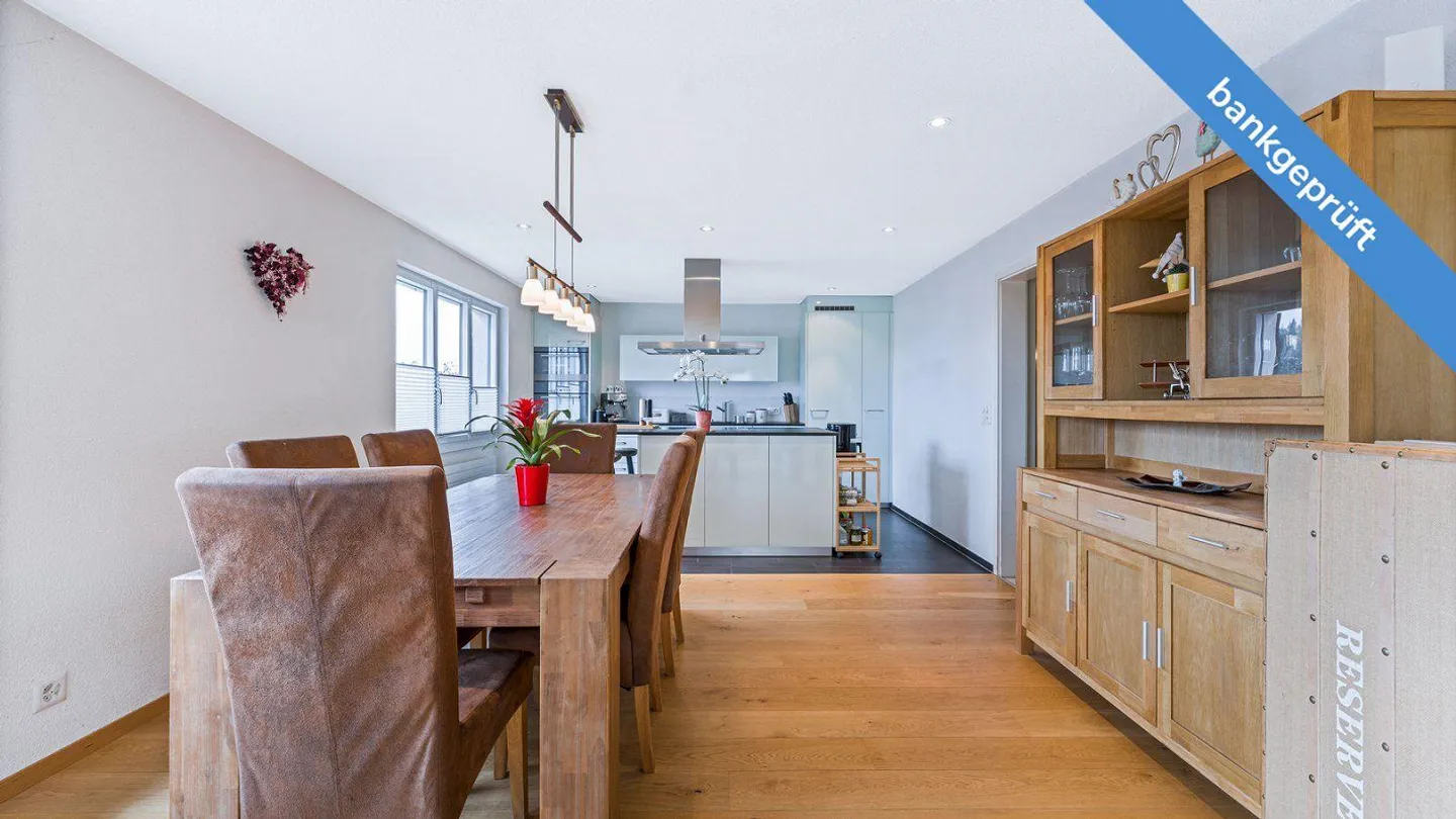 Stilvolles Zuhause mit Alpenblick - Foto 3 von 13