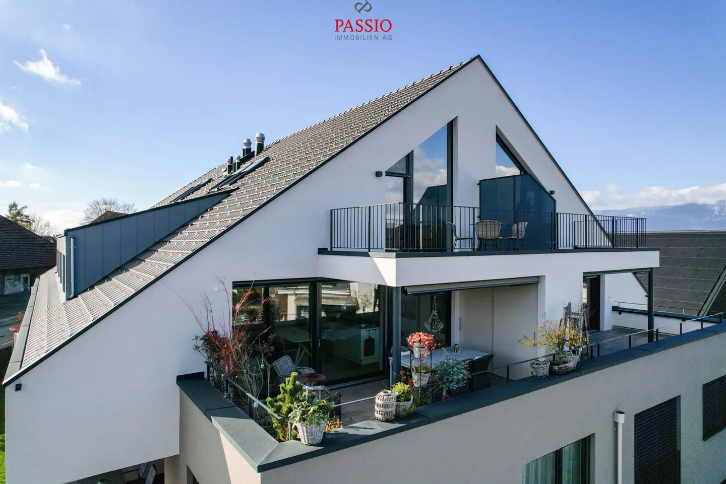 High-quality 4.5-room duplex apartment with panoramic views and 2 balconies - Photo 3 of 29