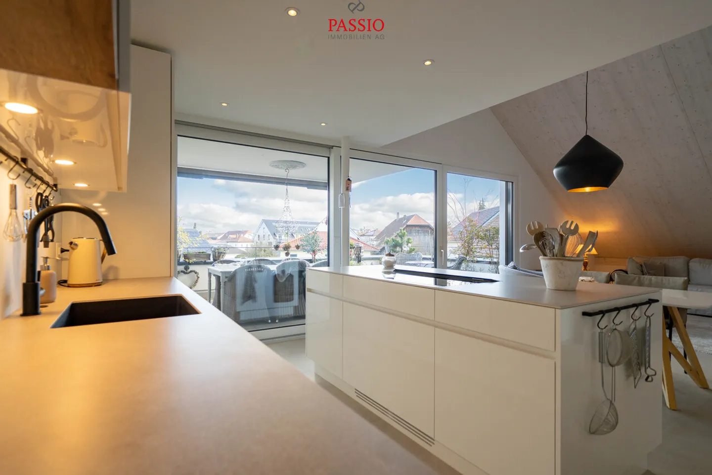 High-quality 4.5-room duplex apartment with panoramic views and 2 balconies - Photo 8 of 29