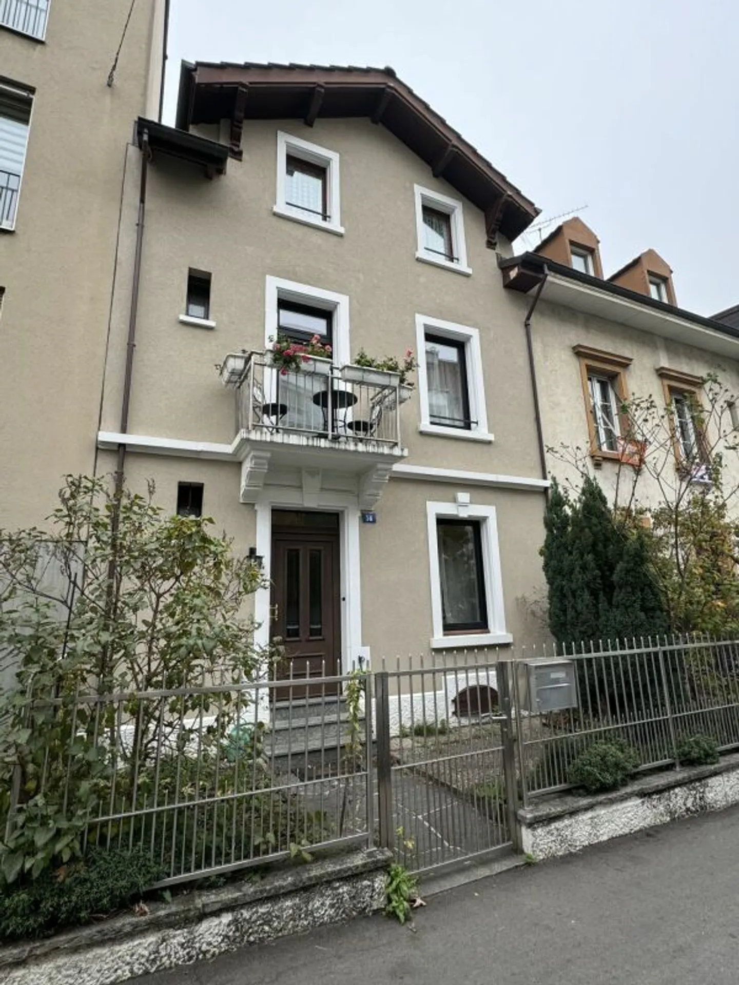 Renovated 6-Room Townhouse with Beautiful Garden - Photo 1 of 24