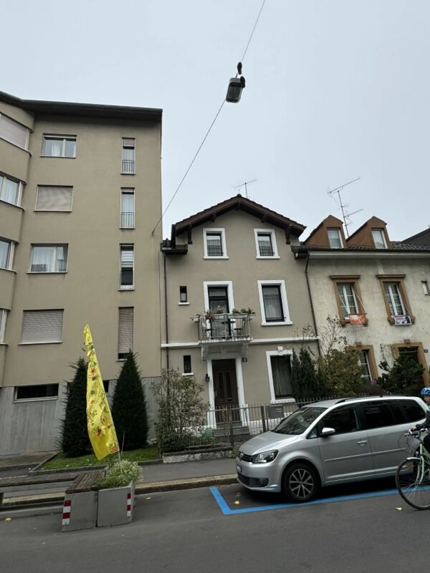 Renovated 6-Room Townhouse with Beautiful Garden - Photo 2 of 24