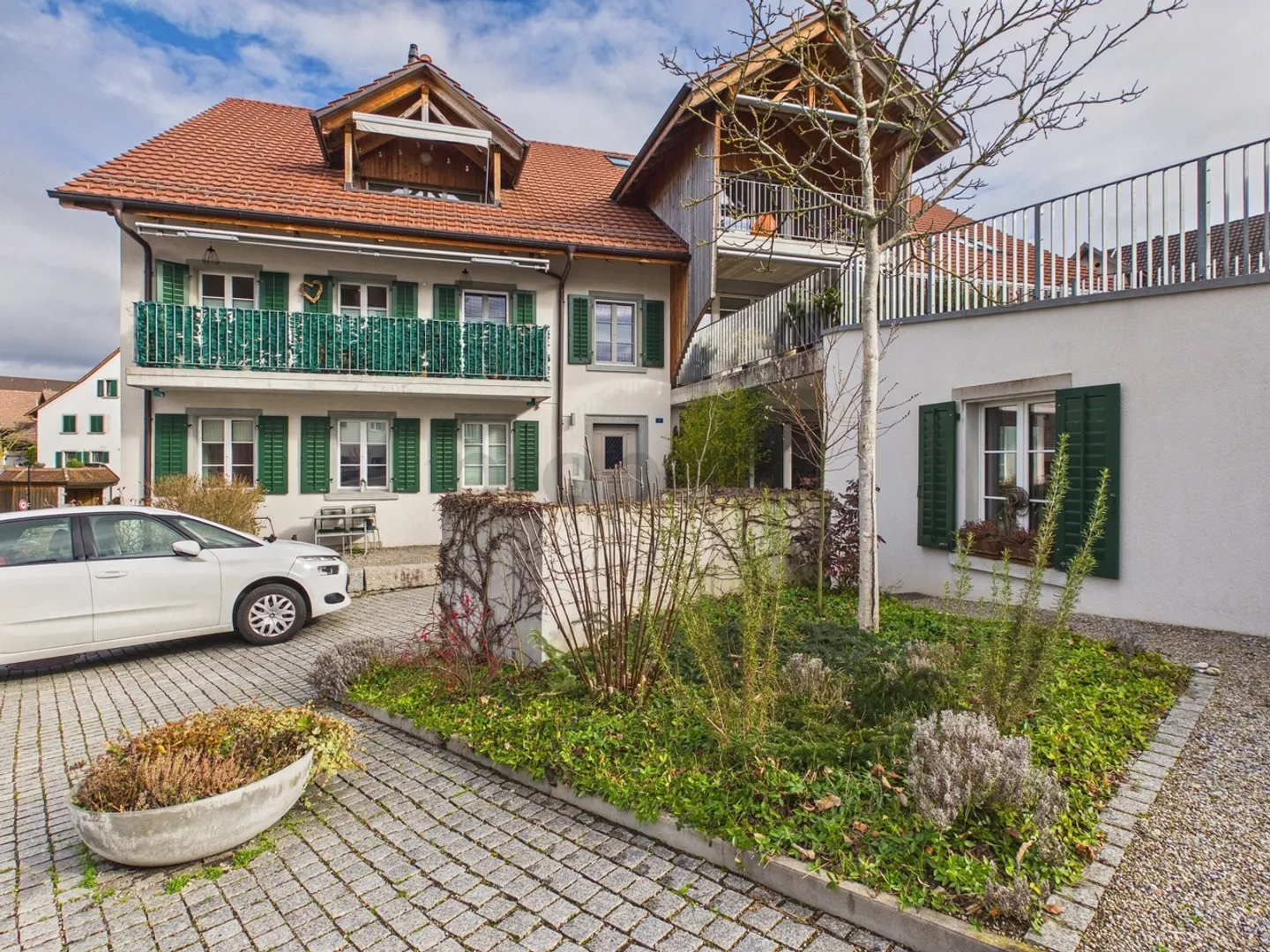 Maisonette moderne de 3,5 pièces avec belle vue - Photo 1 sur 12