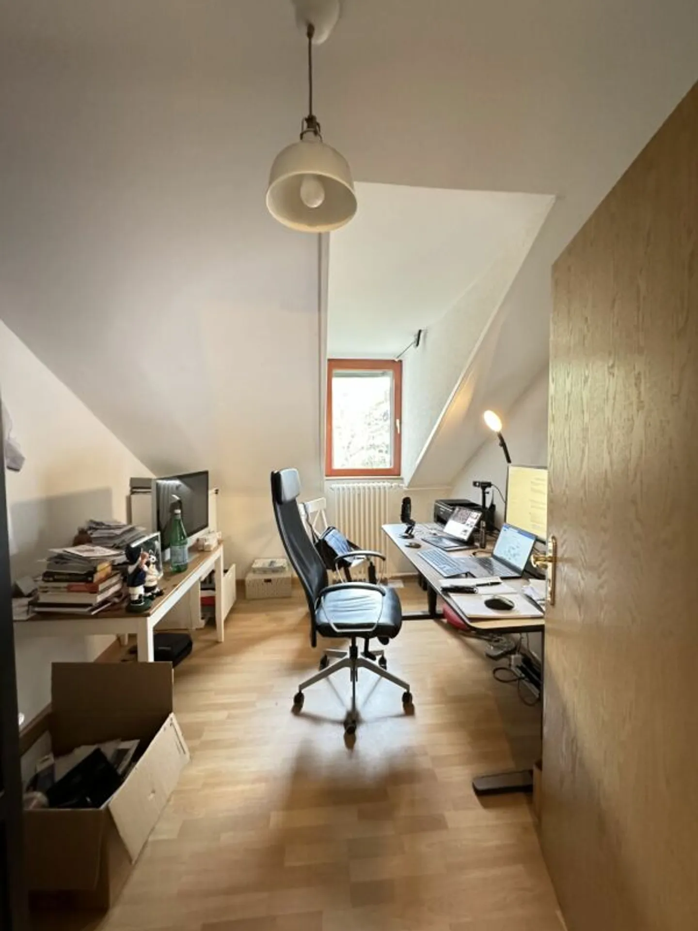 Renovated 6-Room Townhouse with Beautiful Garden - Photo 16 of 24