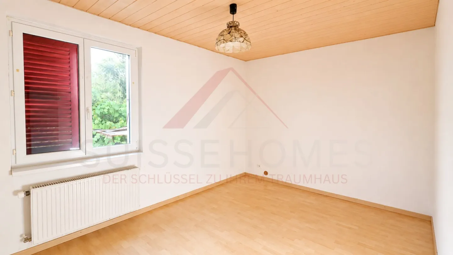 3 apartments, 1 commercial unit - a property full of possibilities! - Photo 6 of 20