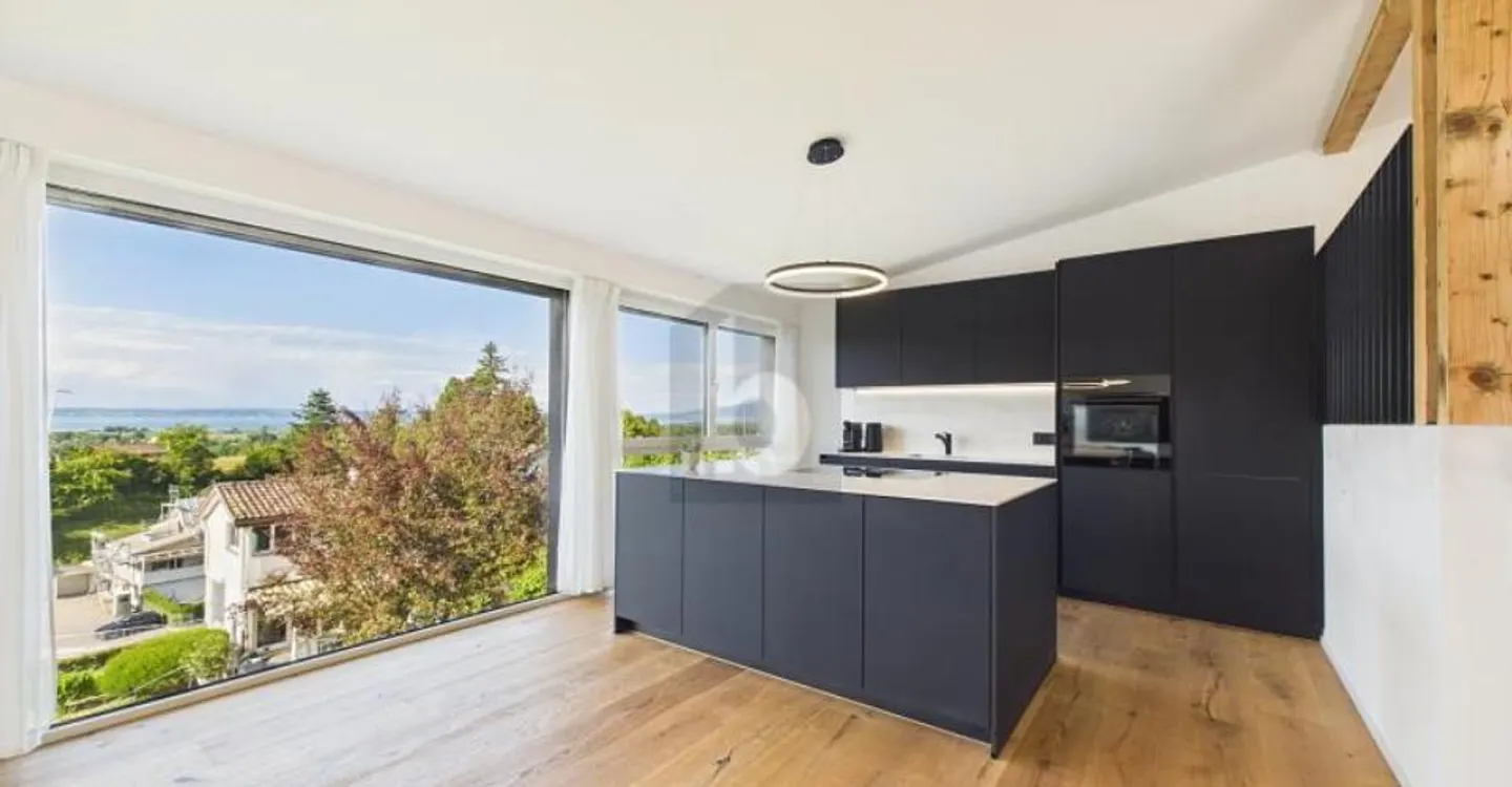 Kernsanierte Wohnung mit Pool und Blick - Foto 2 von 5