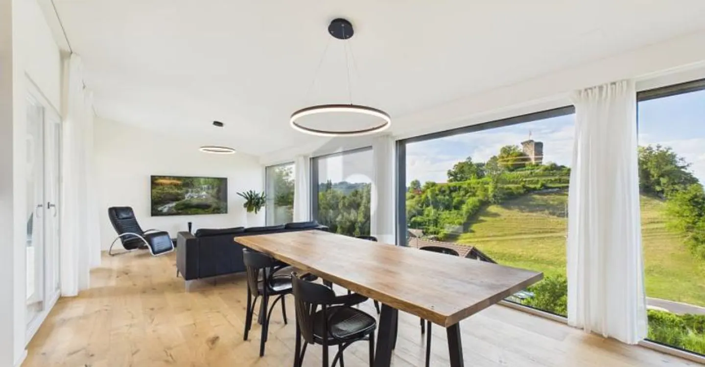 Kernsanierte Wohnung mit Pool und Blick - Foto 3 von 5