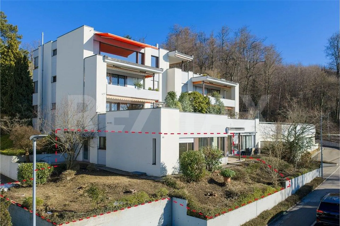 BRIGHT 3 ½ ROOM GARDEN APARTMENT WITH SUNNY PATIO - Photo 1 of 12