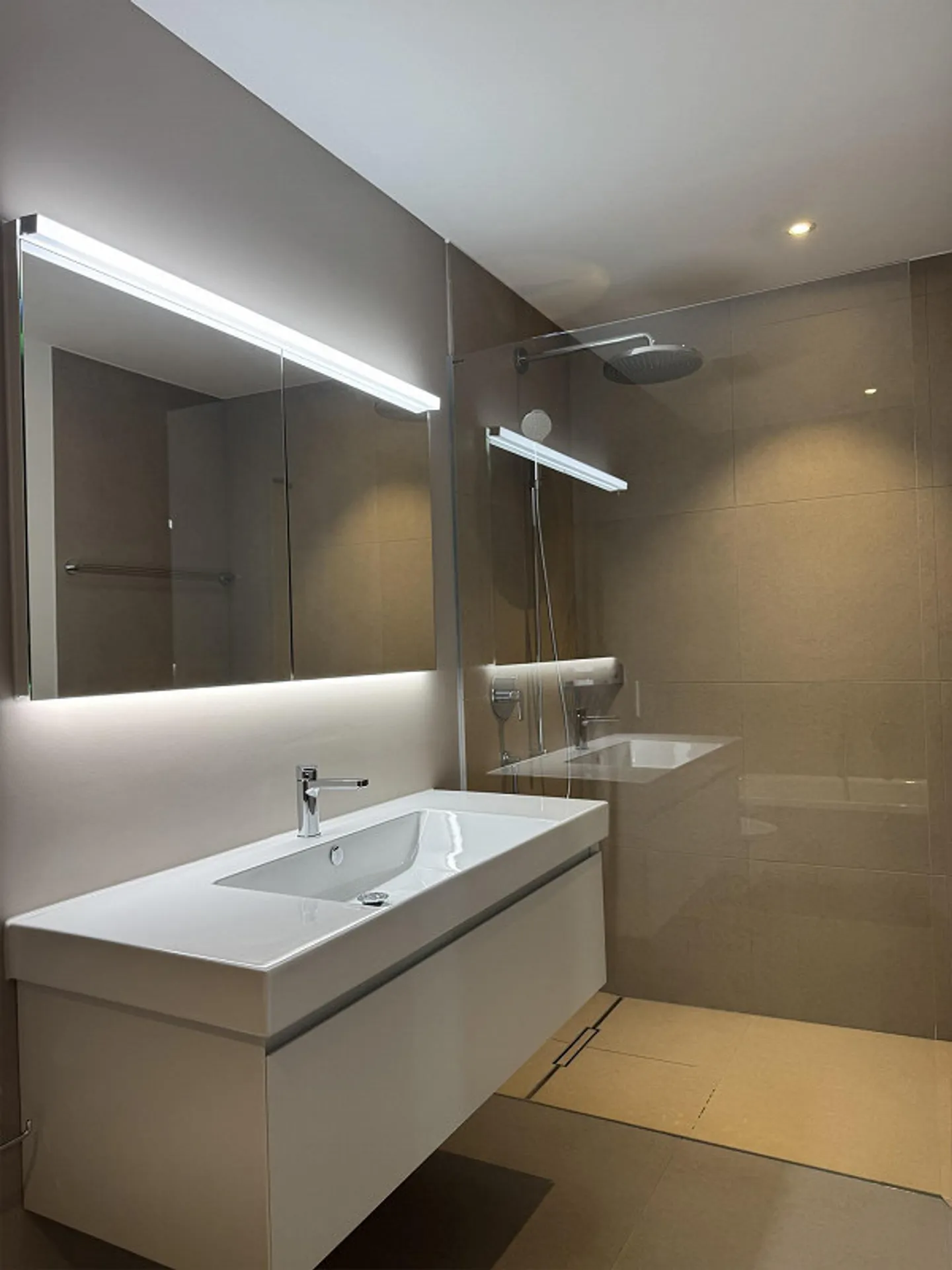 Moderno appartamento con terrazza di 4,5 stanze con panorama alpino - Foto 8 di 9