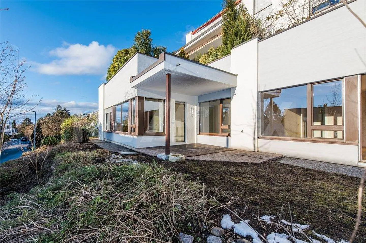 BRIGHT 3 ½ ROOM GARDEN APARTMENT WITH SUNNY PATIO - Photo 2 of 12