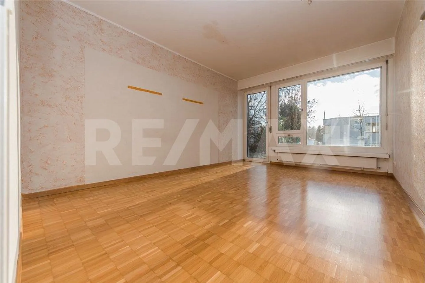 BRIGHT 3 ½ ROOM GARDEN APARTMENT WITH SUNNY PATIO - Photo 7 of 12