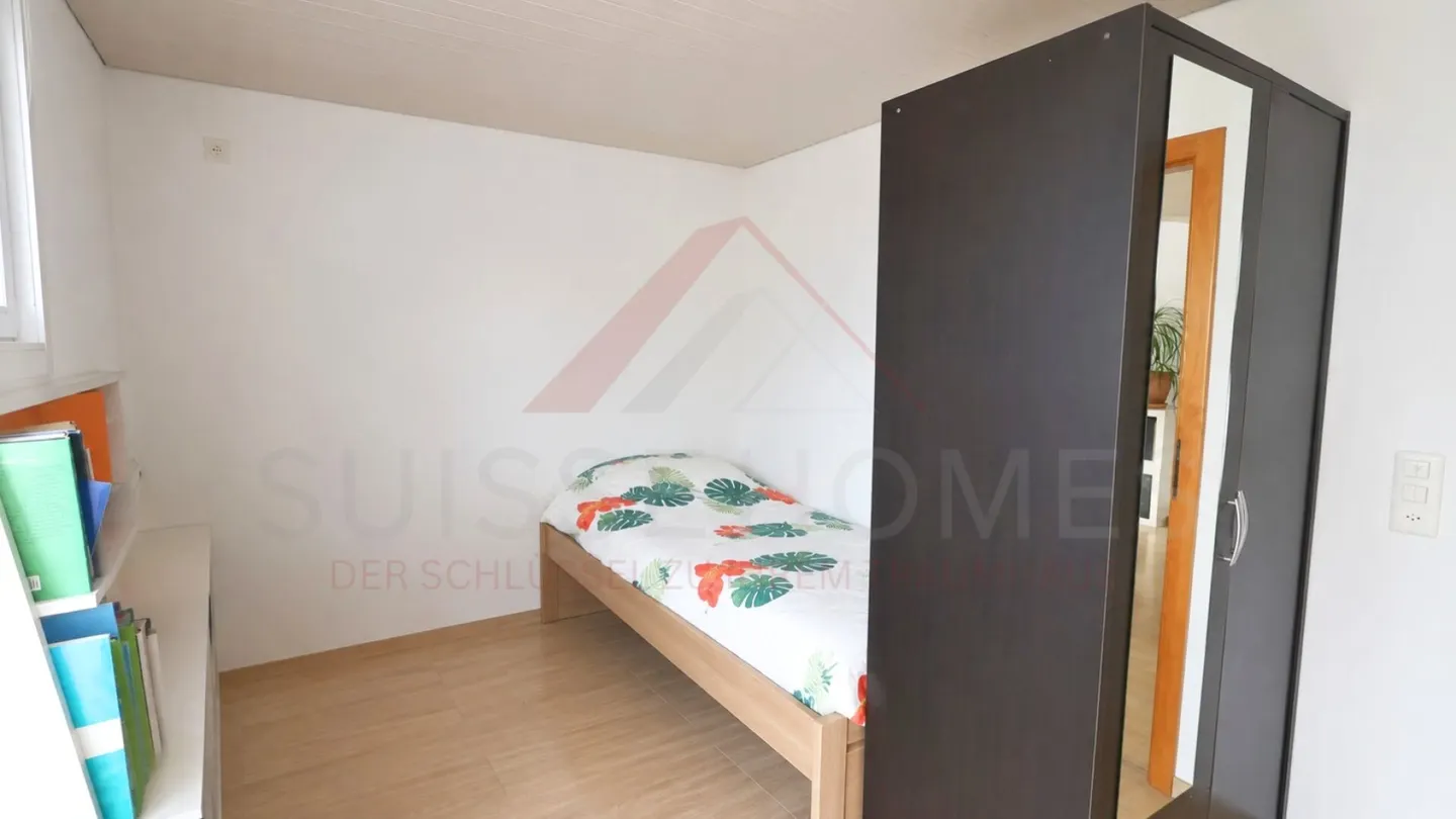 3 apartments, 1 commercial unit - a property full of possibilities! - Photo 12 of 20