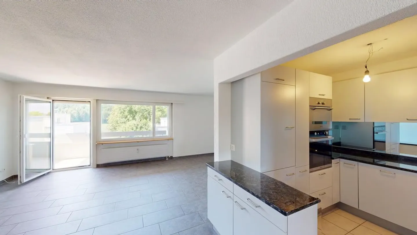 Appartement pratique et bien entretenu de 3,5 pièces avec place de parking - Photo 4 sur 13