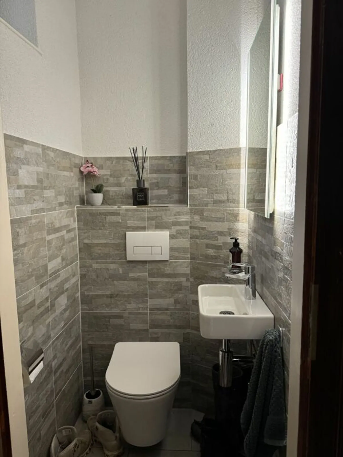 Renovated 6-Room Townhouse with Beautiful Garden - Photo 21 of 24