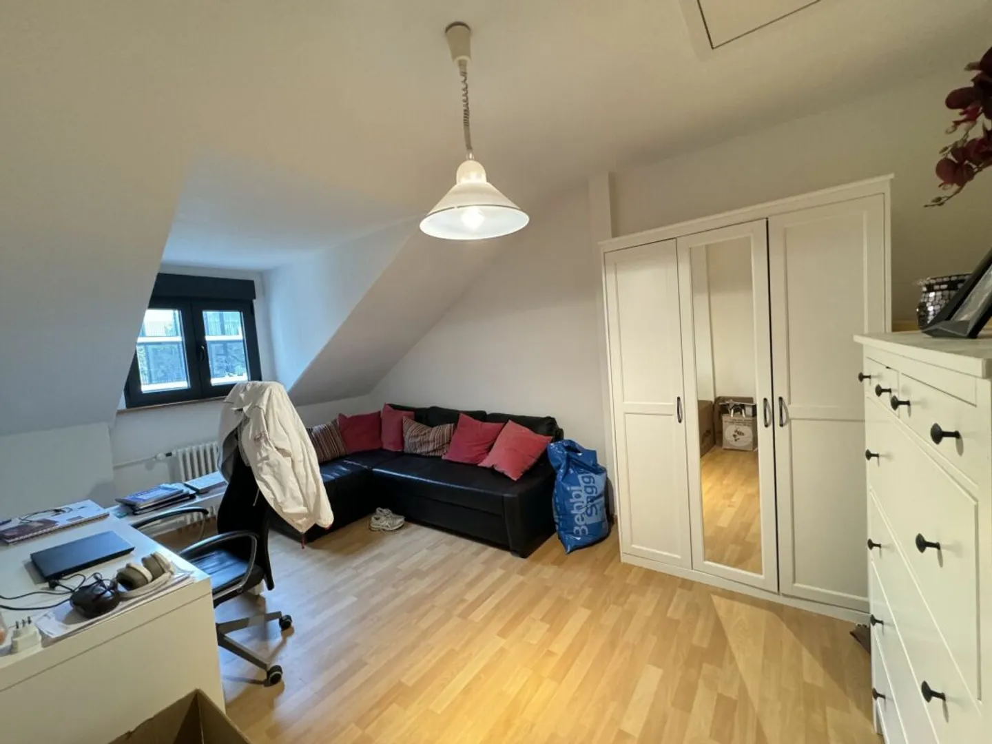 Renovated 6-Room Townhouse with Beautiful Garden - Photo 19 of 24