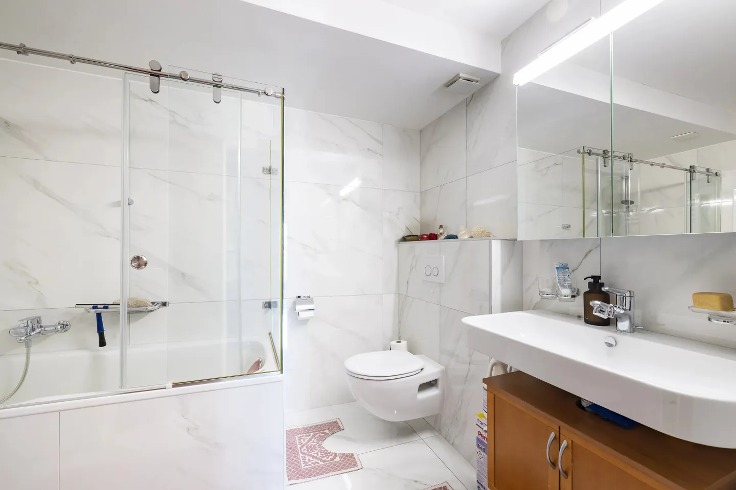 Stunning 5.5 Room Penthouse with a View! - Photo 9 of 13