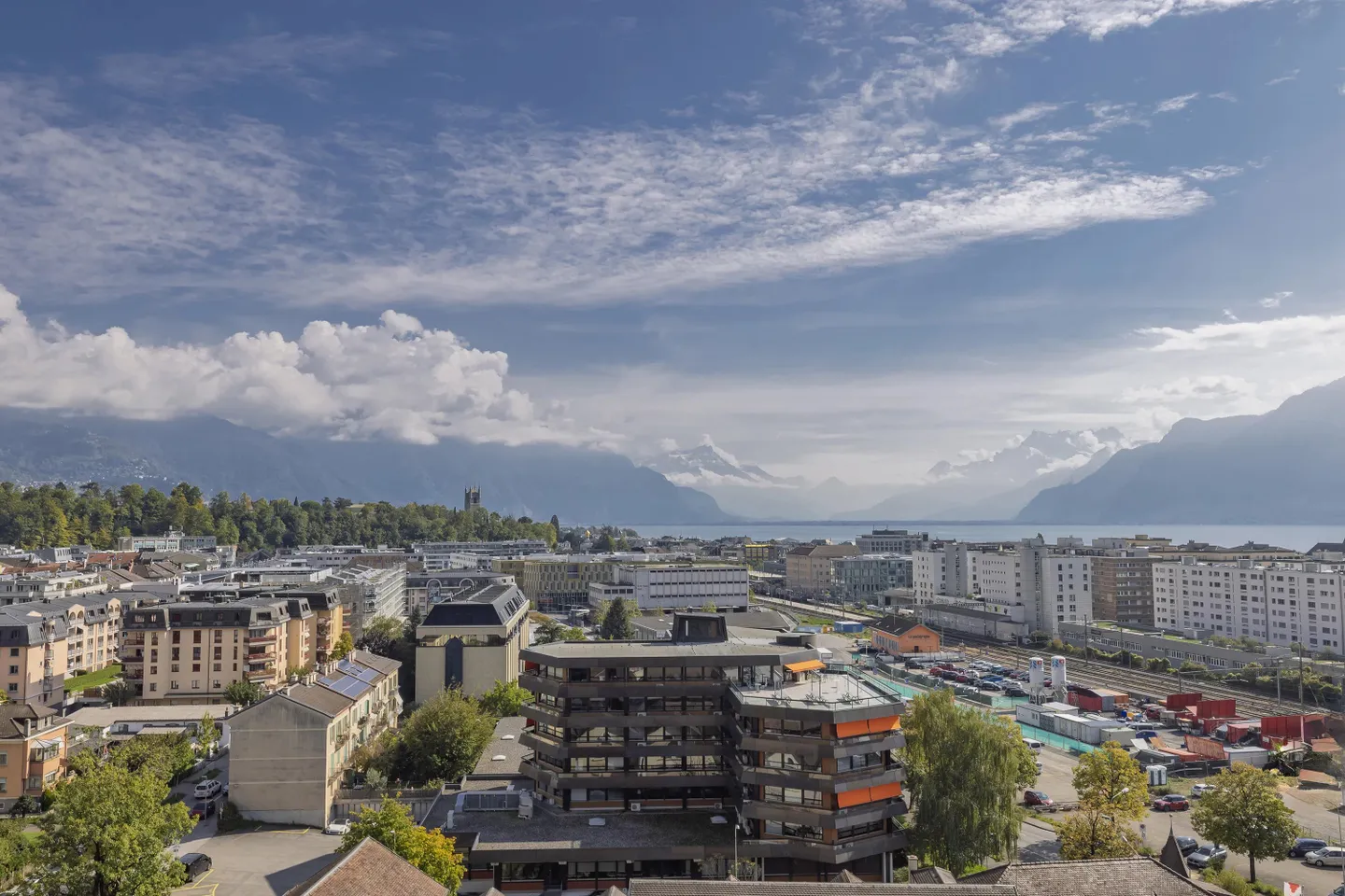 Stunning 5.5 Room Penthouse with a View! - Photo 12 of 13