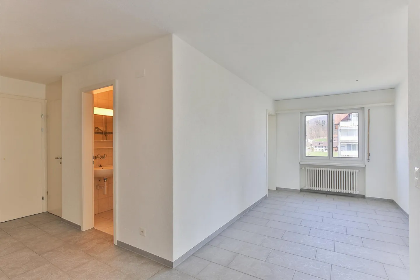 Helle Wohnung mit Balkon - Foto 6 von 13