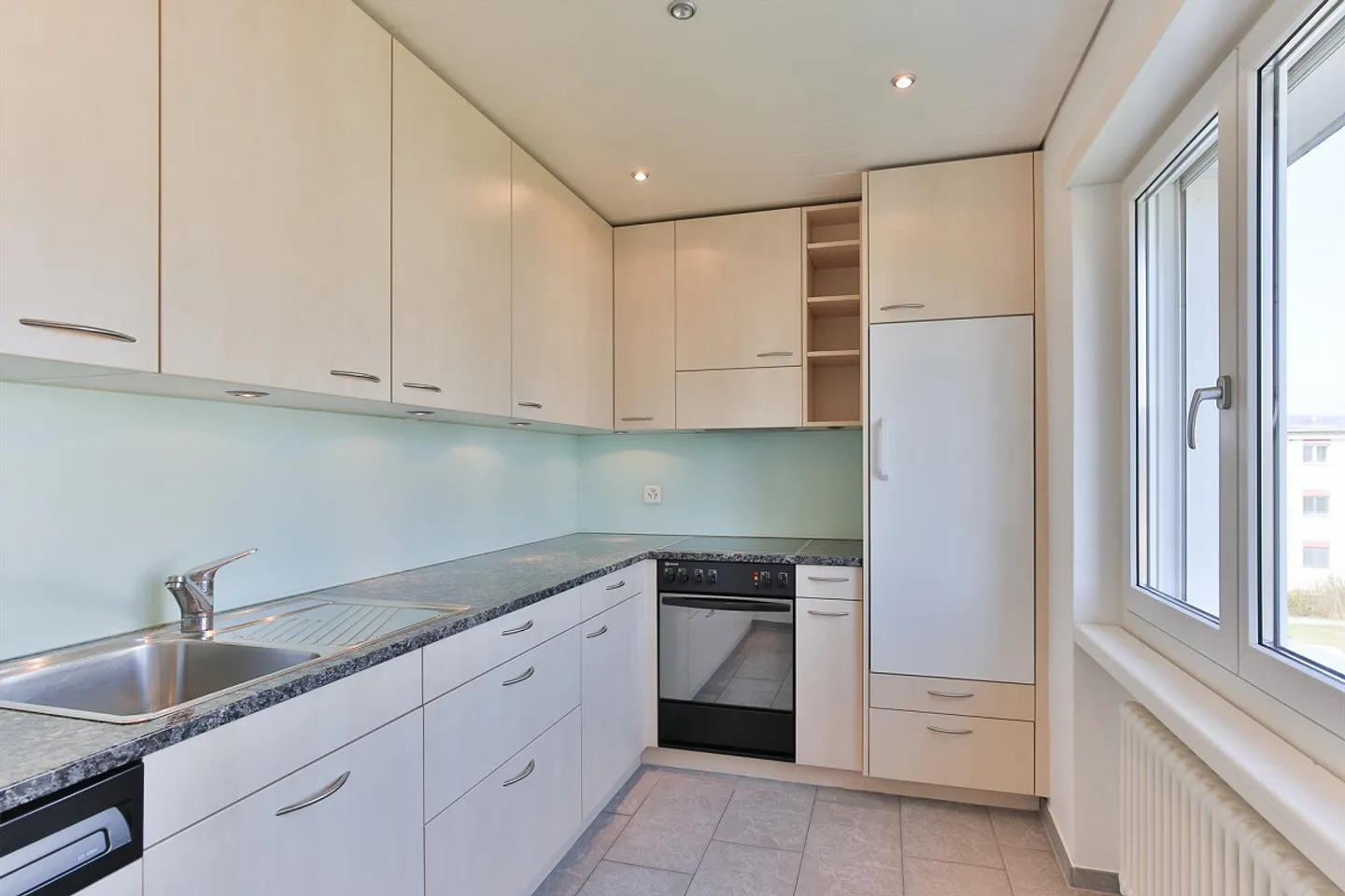 Helle Wohnung mit Balkon - Foto 10 von 13