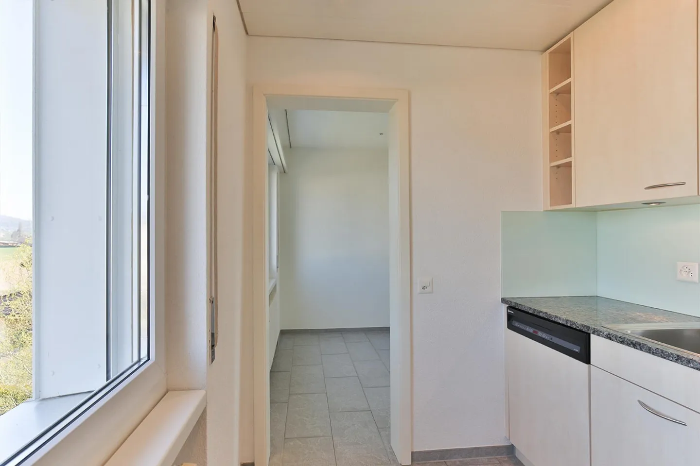 Helle Wohnung mit Balkon - Foto 11 von 13