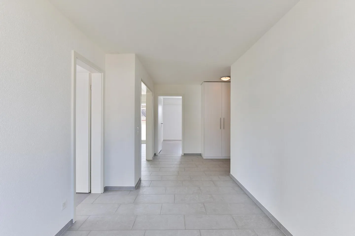 Helle Wohnung mit Balkon - Foto 12 von 13