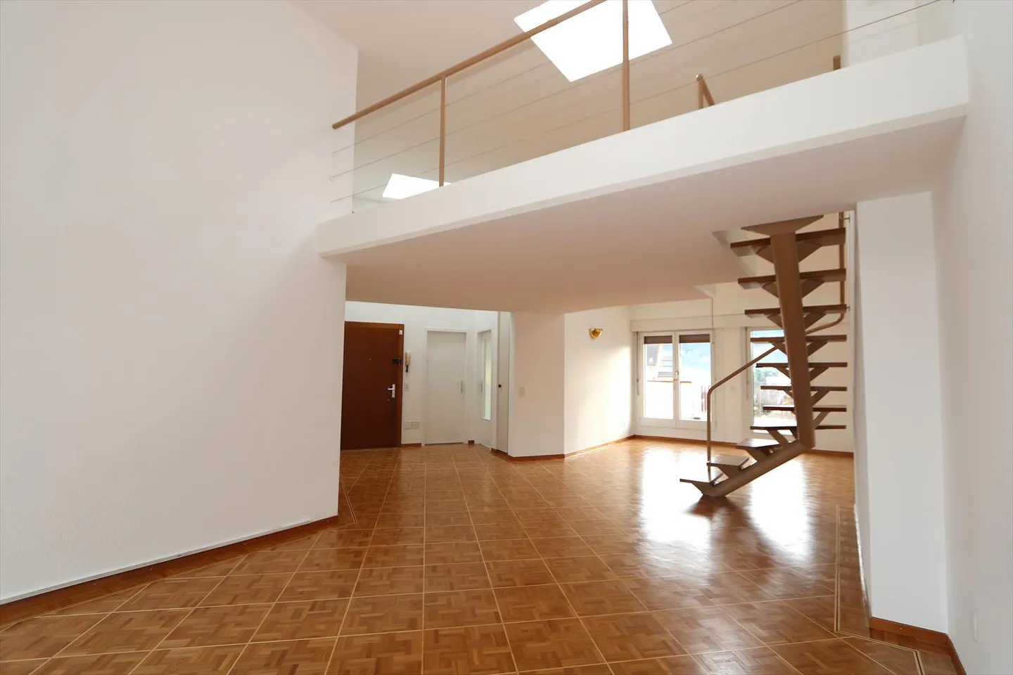Attico con 5 camere, galleria e terrazza a Thônex - Foto 1 di 17