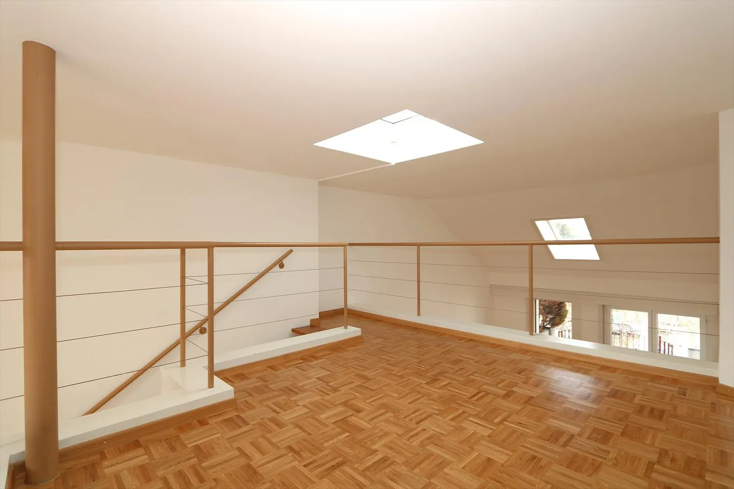 Attico con 5 camere, galleria e terrazza a Thônex - Foto 3 di 17